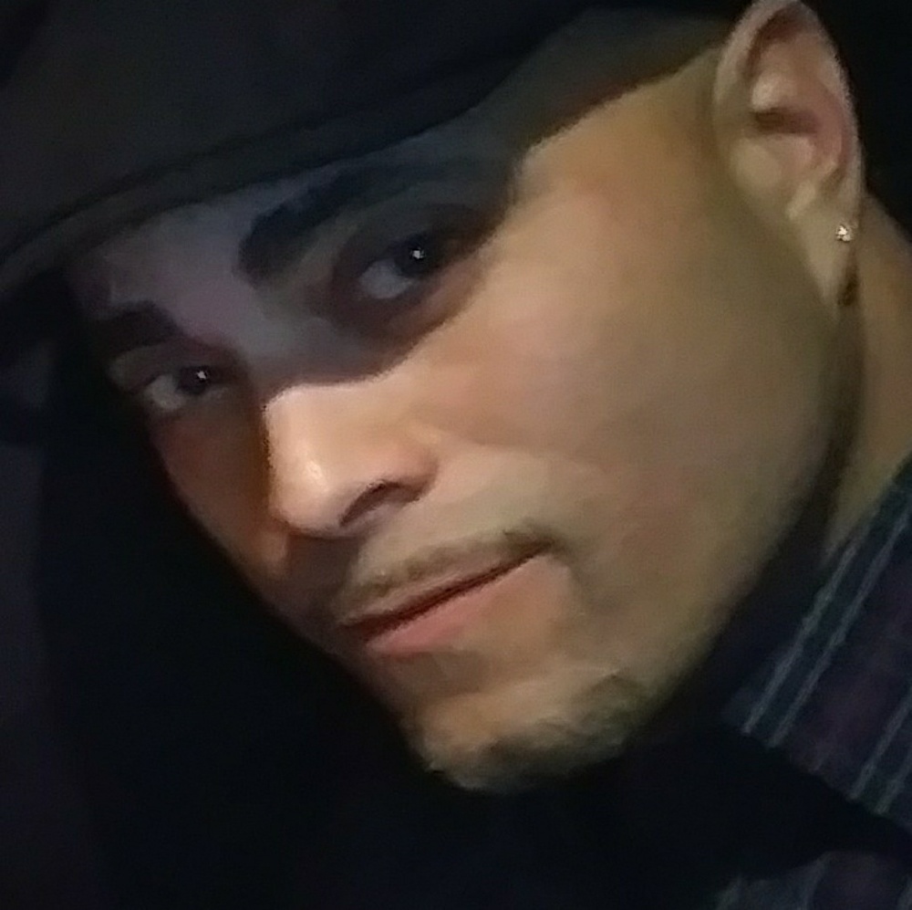 Meet your Posher, Juan @LikeNewClothing